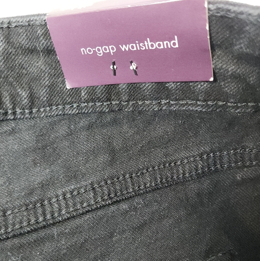 Women's 5" High Rise Midi Shorts - Black - Ava & Viv - 24 - Picture 8 of 11